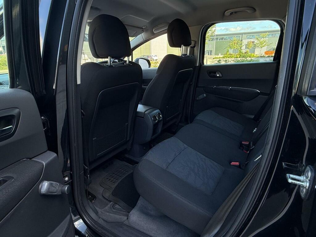 Peugeot 3008 Active Hdi 5-Door Red #57