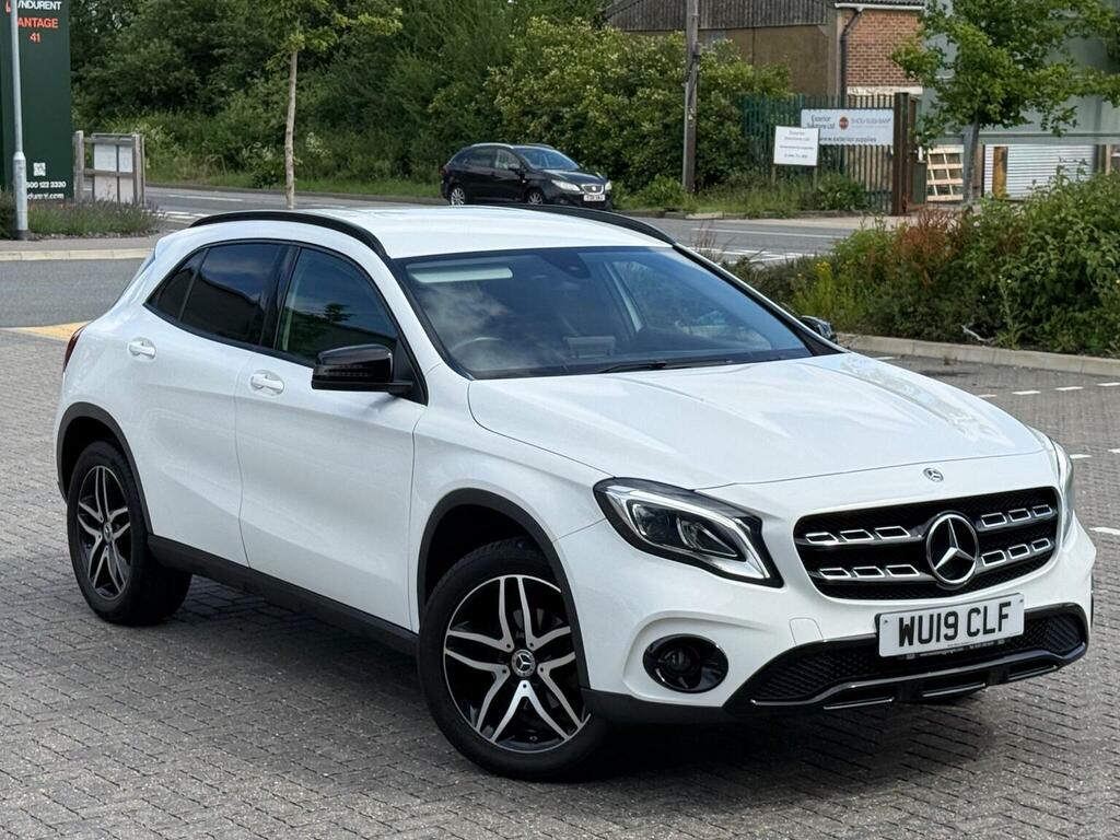 Mercedes-Benz GLA Class Suv 1.6 Gla180 Urban Edition Euro 6 Ss 201 WU19CLF White #4