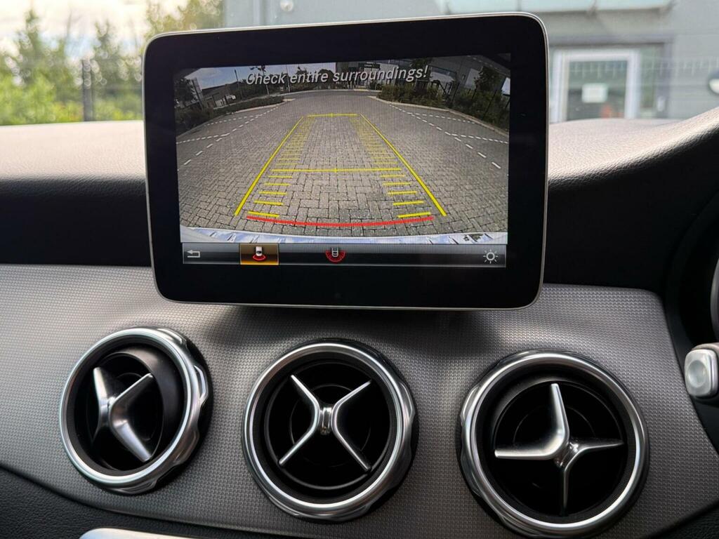 Mercedes-Benz GLA Class 1.6 Gla180 Urban Edition Euro 6 Ss White #3