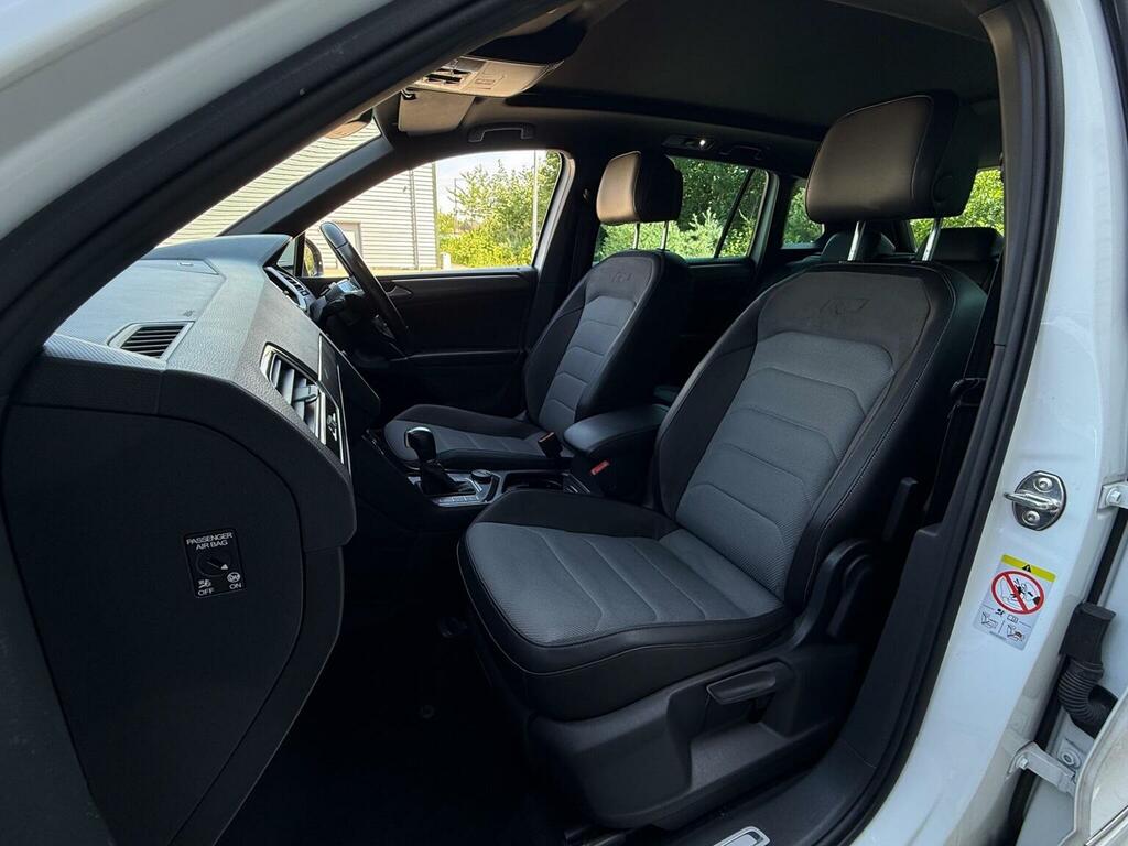 Volkswagen Tiguan Se Navigation White #44