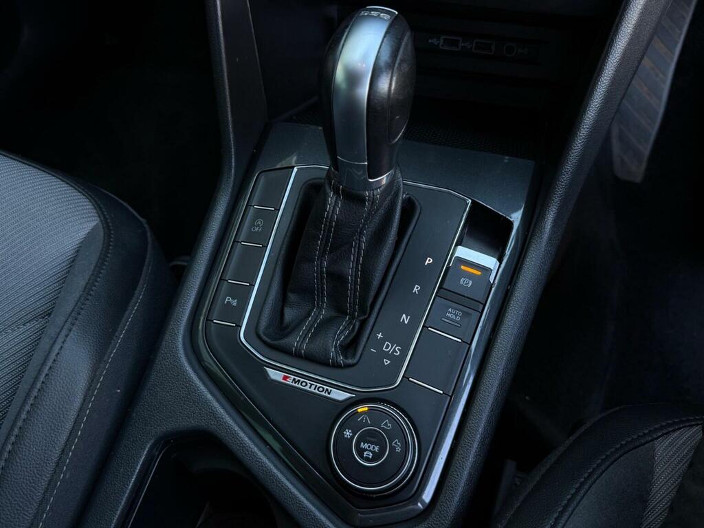 Volkswagen Tiguan Se Navigation White #39