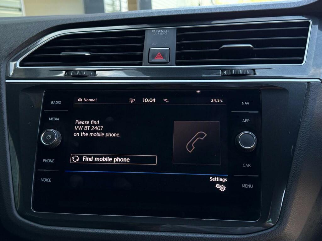 Volkswagen Tiguan Se Navigation White #32