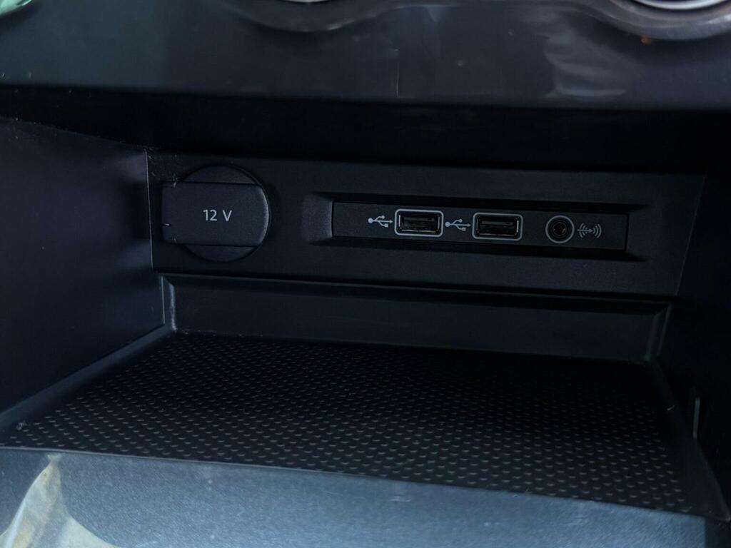 Volkswagen Tiguan Se Navigation White #38