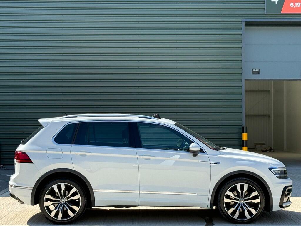 Volkswagen Tiguan Se Navigation White #14