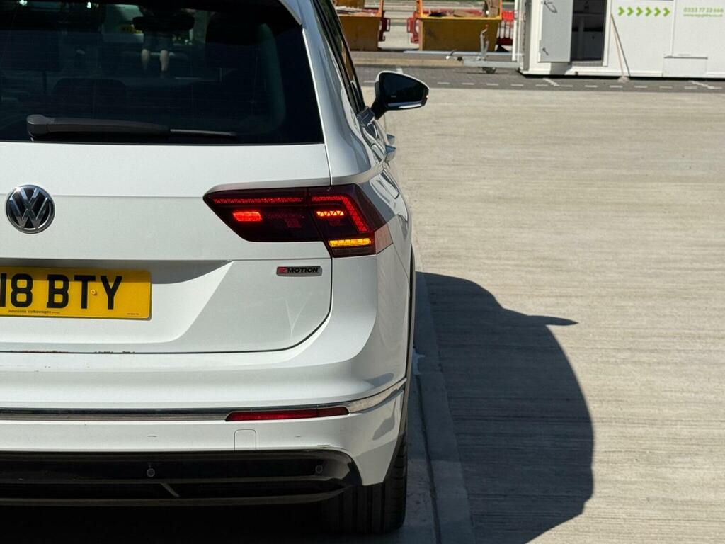 Volkswagen Tiguan Se Navigation White #19