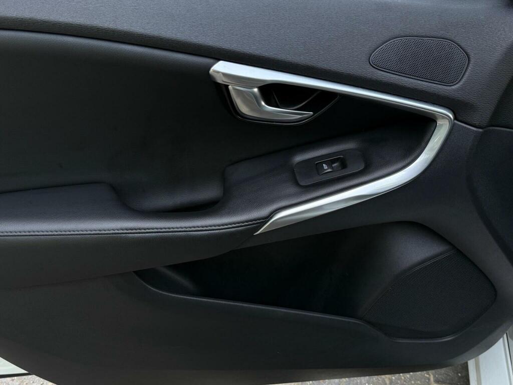 Volvo V40 V40 R-design Nav T2 White #38