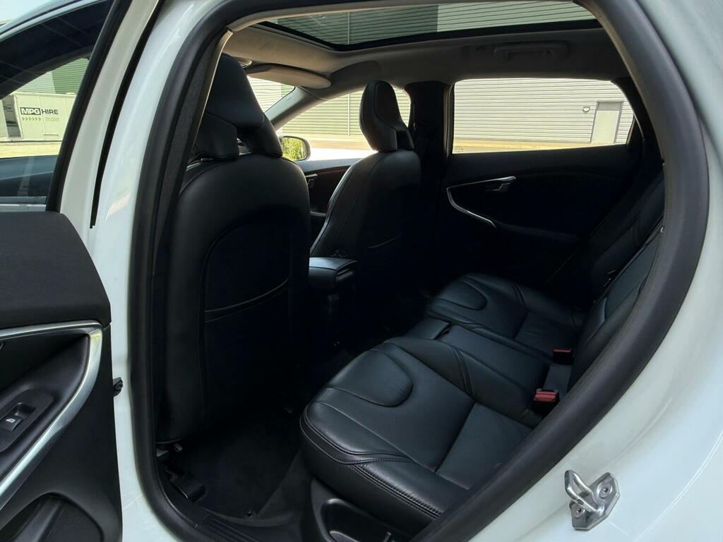 Volvo V40 V40 R-design Nav T2 White #39