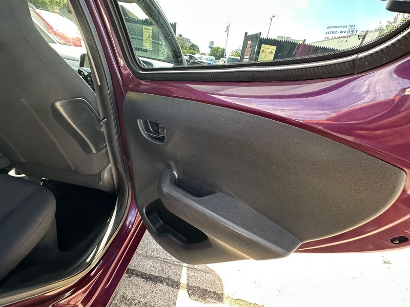 Peugeot 108 Active Red #32
