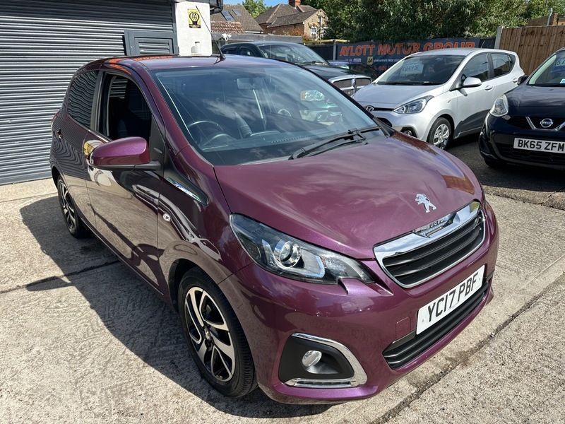 Peugeot 108 Active Red #9