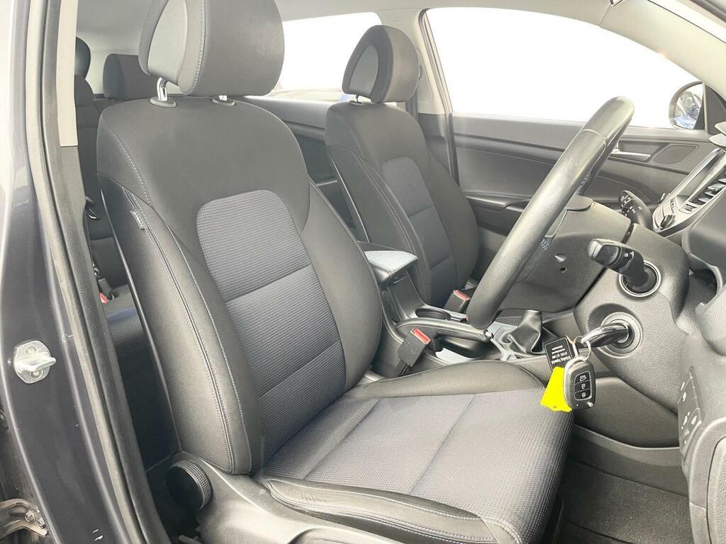 Hyundai Tucson  Black #16