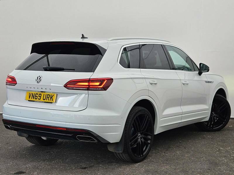 Volkswagen Touareg 3.0 V6 Tsi 4Motion R-line Tip White #5