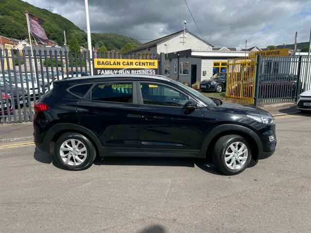 Hyundai Tucson 1.6 Gdi Se Nav Suv Euro 6 S S EA68SZG Black #2