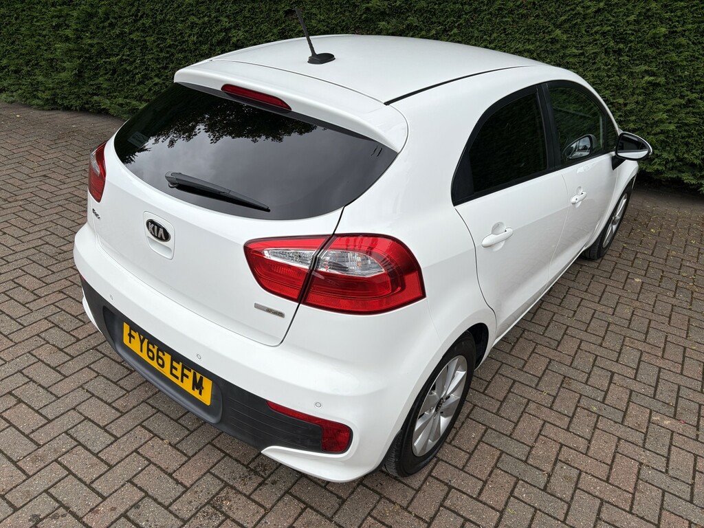 Kia RIO Hatchback Red #11