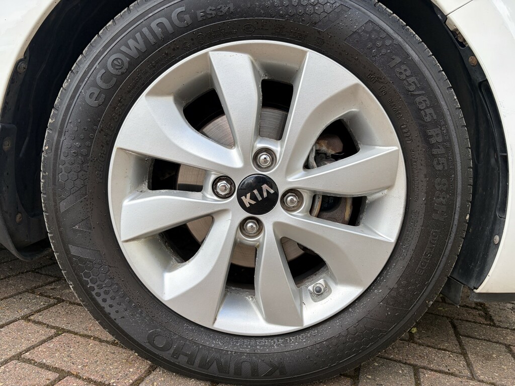Kia RIO Hatchback Red #38