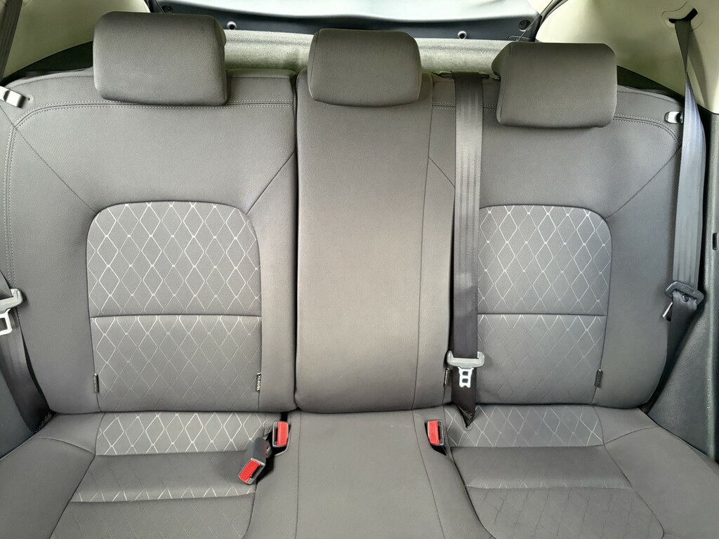 Kia RIO Hatchback Red #24