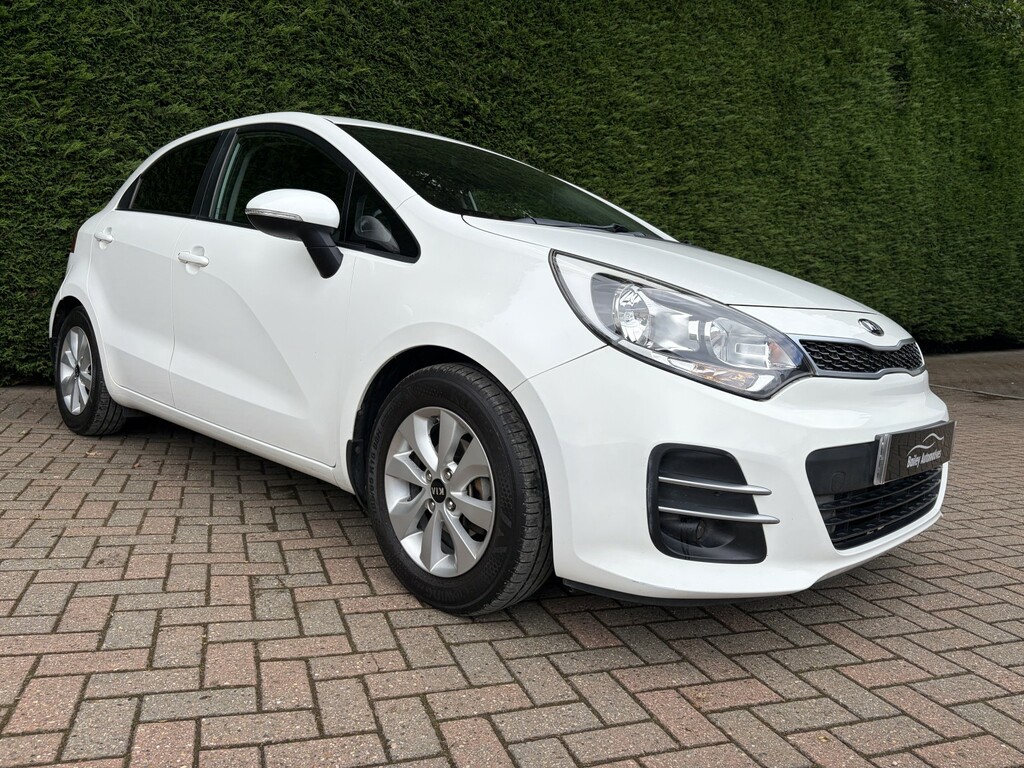 Kia RIO Hatchback Red #8
