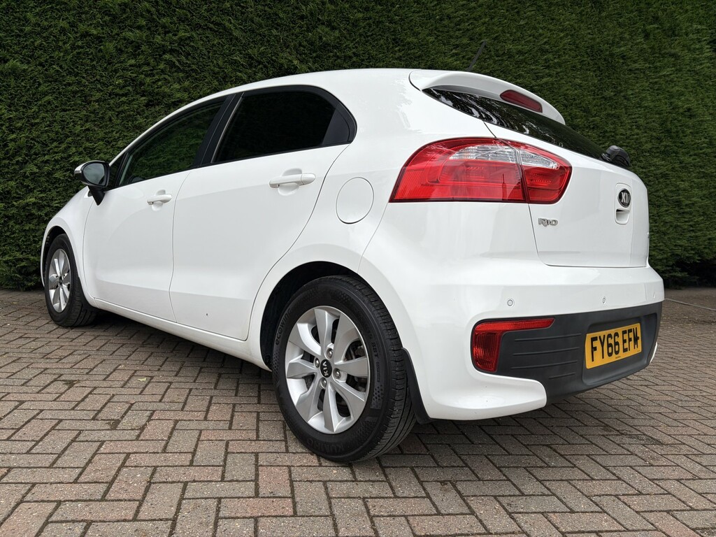 Kia RIO Hatchback Red #12