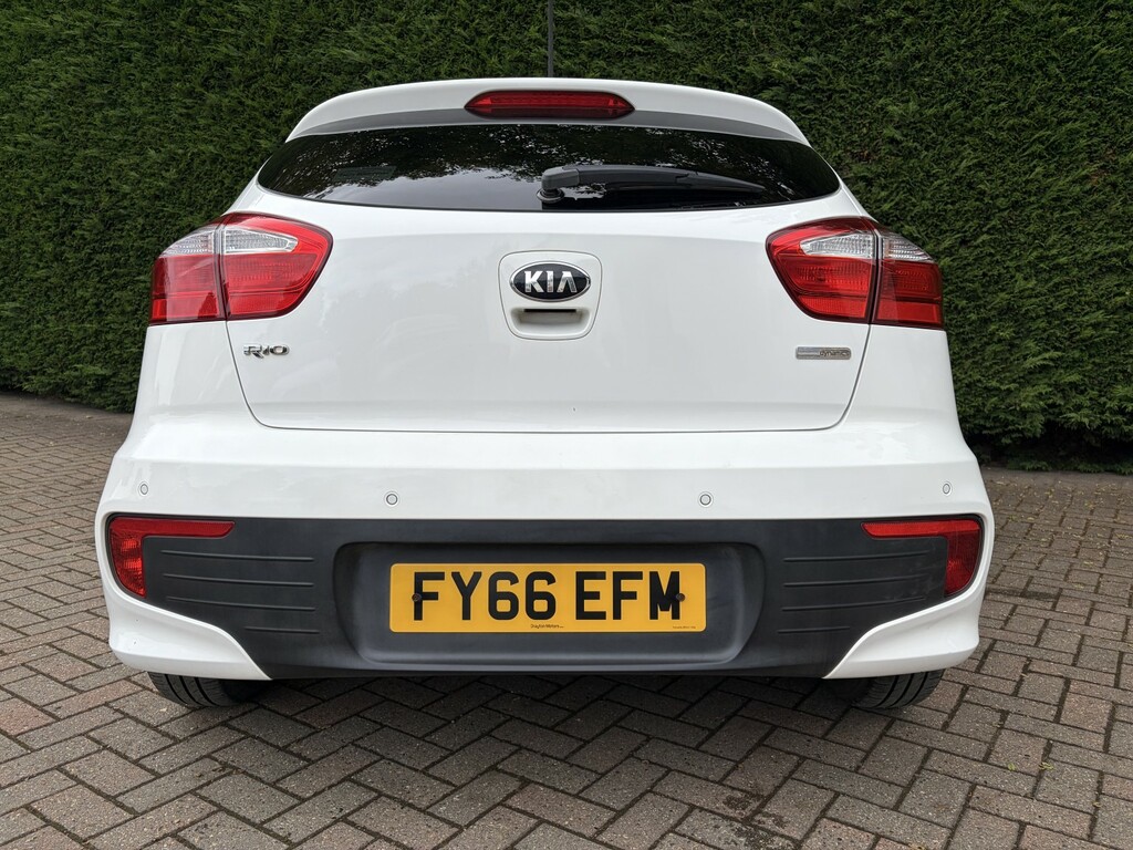 Kia RIO Hatchback Red #15