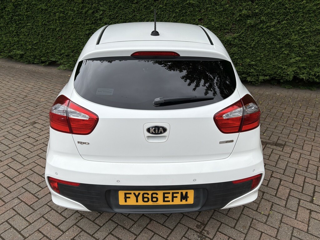 Kia RIO Hatchback Red #14