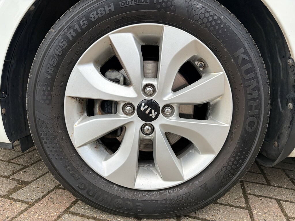 Kia RIO Hatchback Red #35