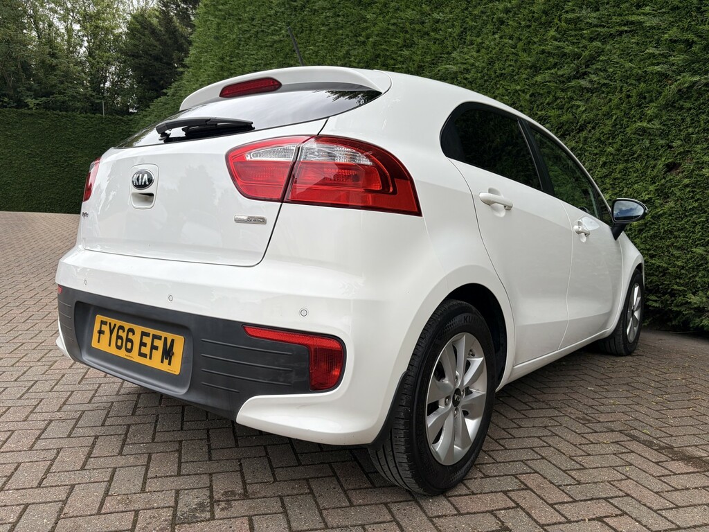 Kia RIO Hatchback Red #13