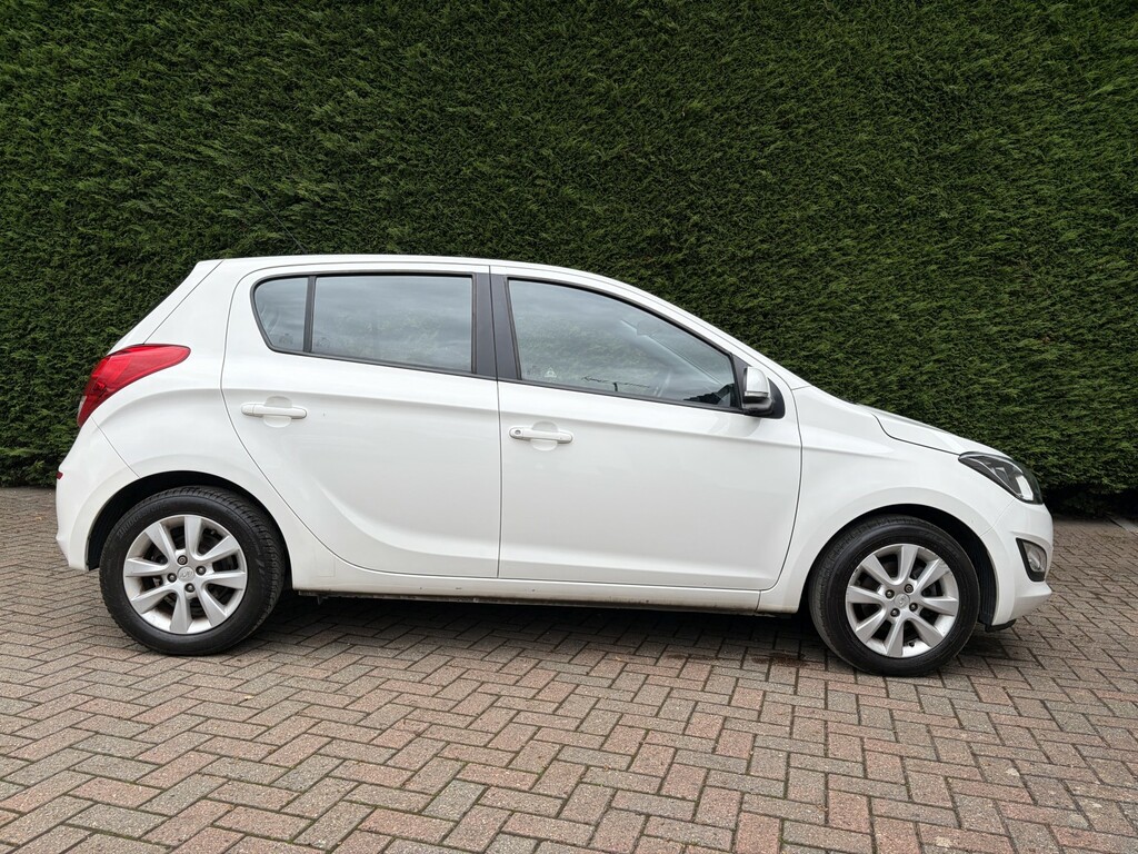 Hyundai I20 1.2 Active White #4