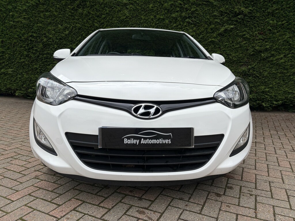 Hyundai I20 1.2 Active White #7