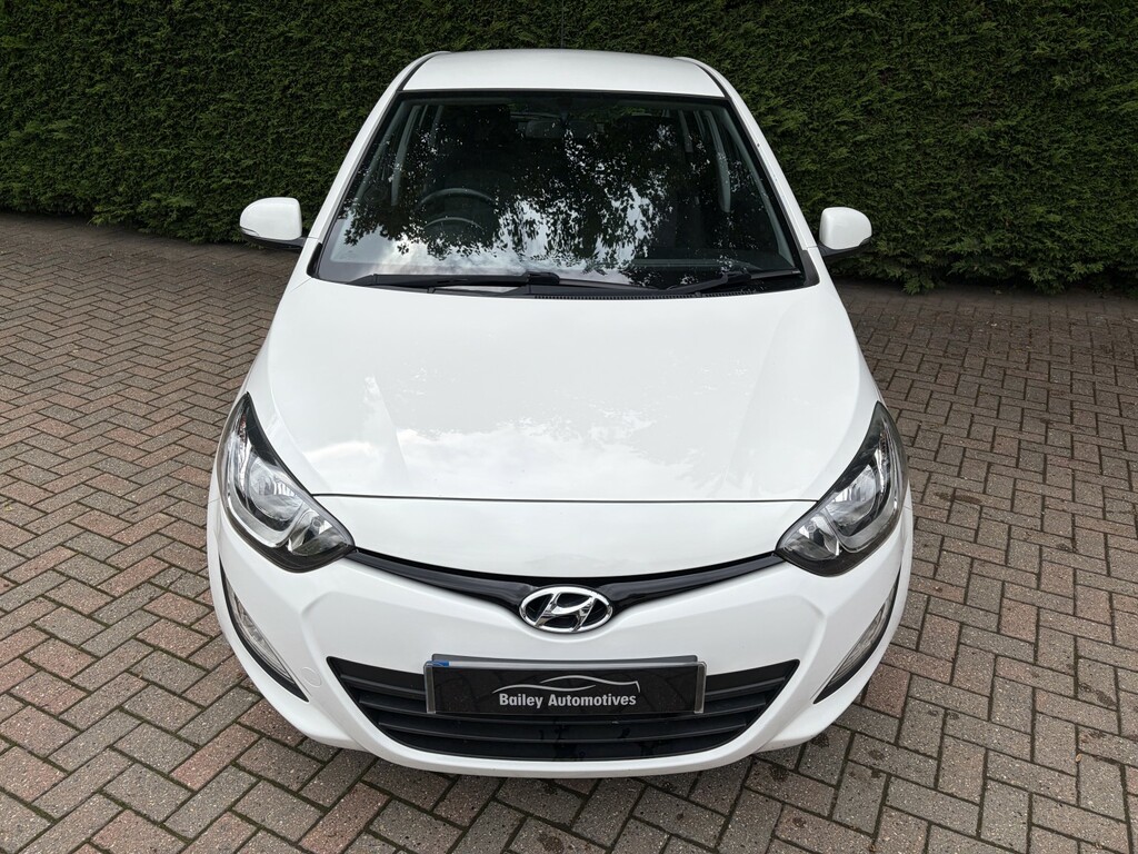 Hyundai I20 1.2 Active White #6