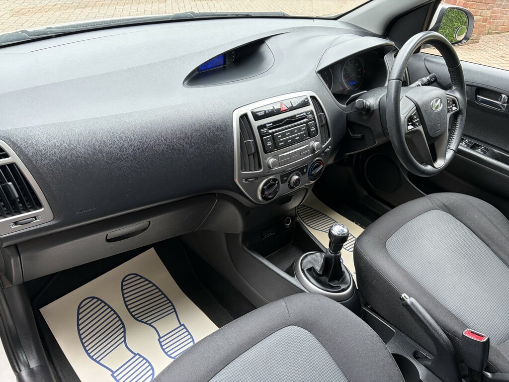 Hyundai I20 1.2 Active White #20