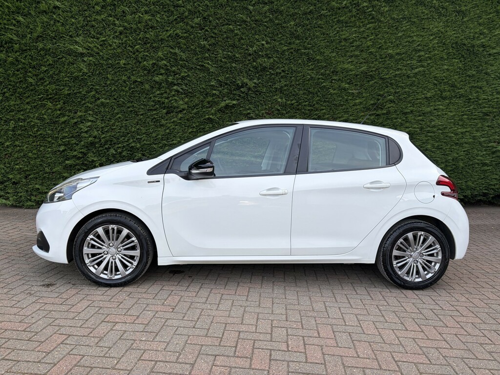 Peugeot 208 1.2 Puretech Signature White #5