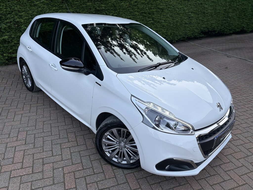 Peugeot 208 1.2 Puretech Signature White