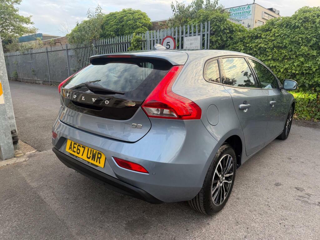 Volvo V40 2.0 D2 Momentum Nav Plus Euro 6 S S Blue #6