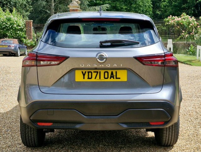 Nissan Qashqai 1.3 Dig-t Mhev Acenta YD71OAL Grey #4