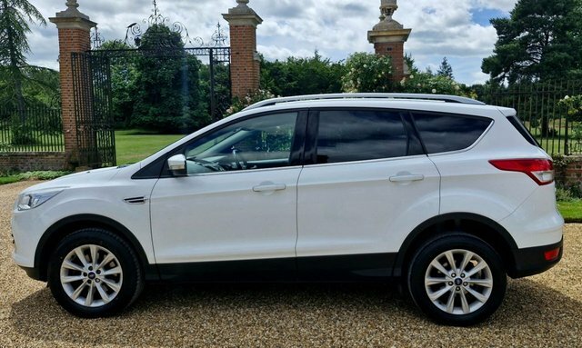 Ford Kuga 2.0 Tdci Titanium Suv YF64UGL White #6