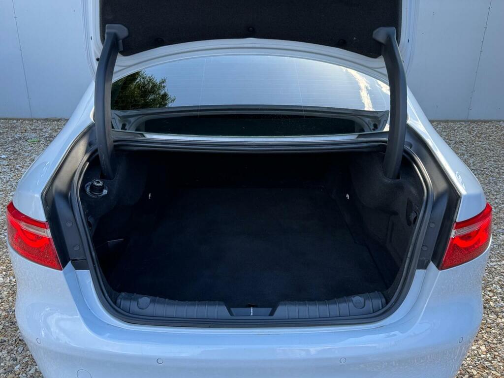 Jaguar XF 2.0D Portfolio White #28