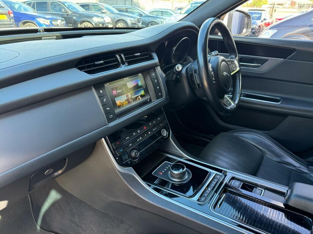 Jaguar XF 2.0D Portfolio White #7