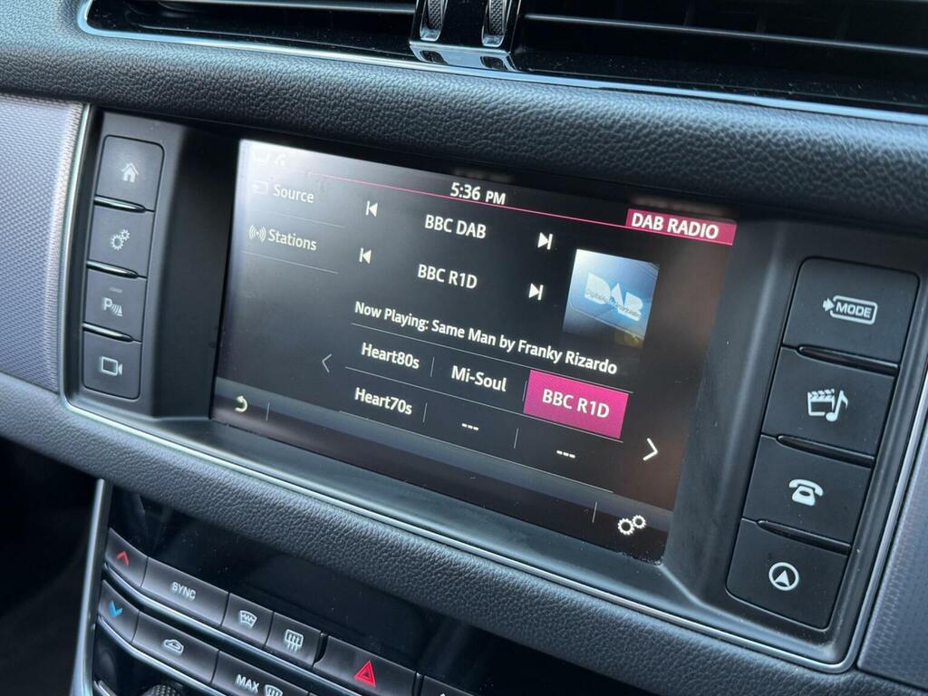Jaguar XF 2.0D Portfolio White #25