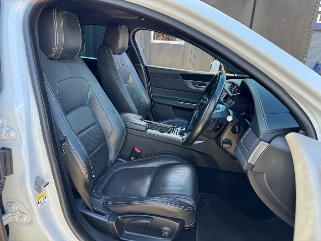 Jaguar XF 2.0D Portfolio White #11