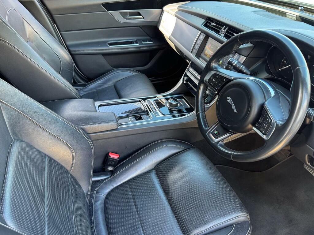 Jaguar XF 2.0D Portfolio White #10