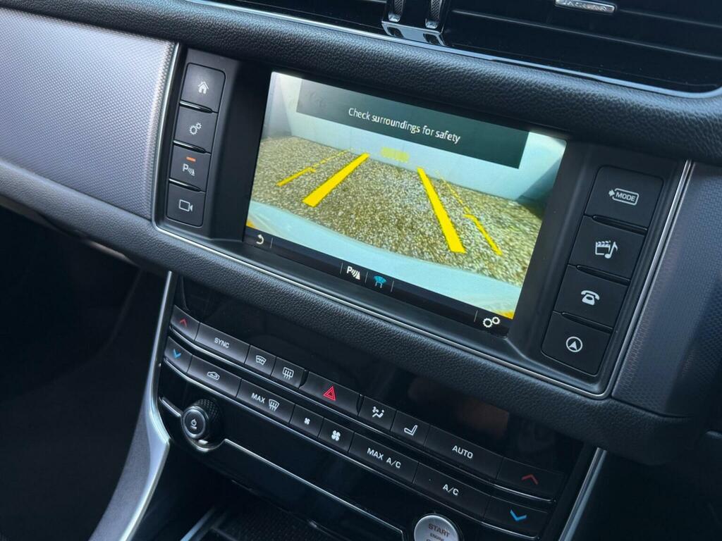 Jaguar XF 2.0D Portfolio White #27