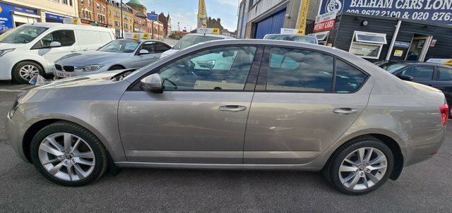 Skoda Octavia 1.5 Tsi Gpf Act Se L Hatchback Petro YH68VLJ Beige #4