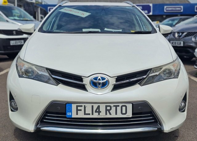Toyota Auris 1.8 Vvt-h Excel Touring Sports Hybrid C FL14RTO White #2