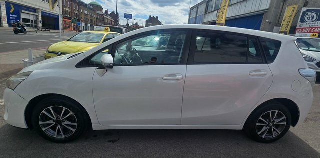 Toyota Verso 1.8 V-matic Icon Mpv Multidri White #4