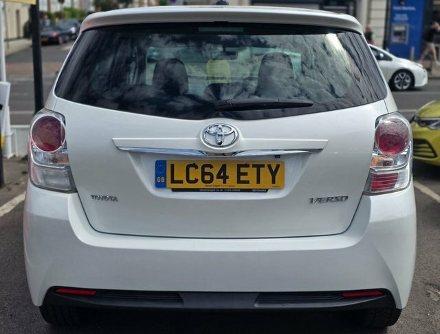 Toyota Verso 1.8 V-matic Icon Mpv Multidri White #6