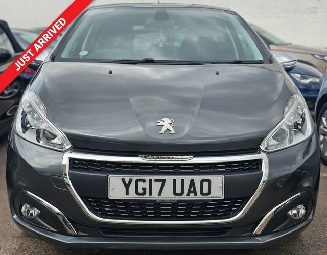 Peugeot 208 1.2 Puretech Allure Hatchback Grey