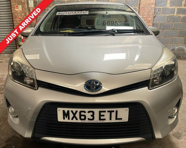 Toyota Yaris 1.5 Vvt-h T Spirit Hatchback Hybrid Cvt Silver