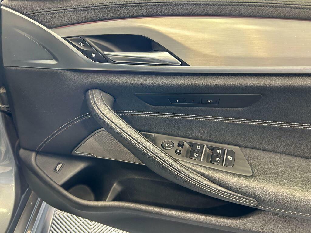 BMW 5 Series 520I Se Blue #15