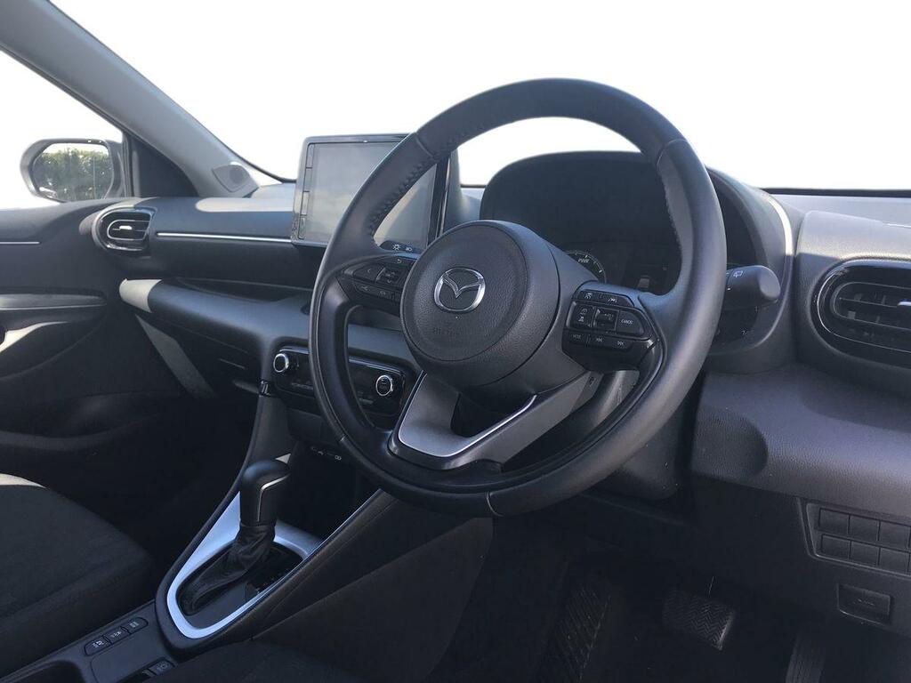Mazda 2 1.5I Hybrid Centre Line Cvt BVZ8795 White #4