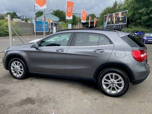 Mercedes-Benz GLA Class Gla200 Se Executive 7G-dct Grey #3