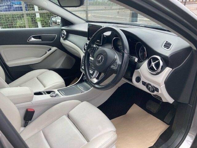 Mercedes-Benz GLA Class Gla200 Se Executive 7G-dct Grey #6